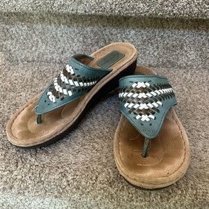 Clark’s Artisan woven leather comfort sandal. Vacation. Beach. EUC. Cushion! Sz7
